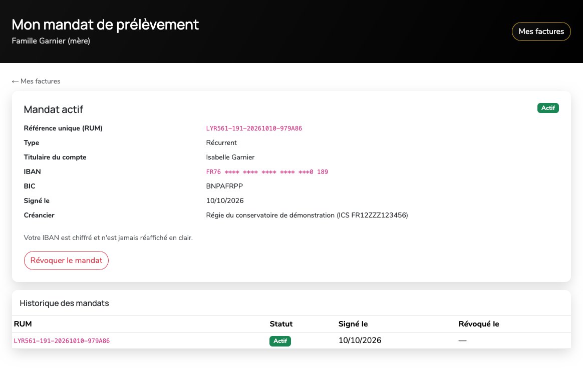 Page « Mon mandat de prélèvement » : mandat actif avec sa référence unique, le titulaire, l'IBAN masqué, la date de signature, le créancier et le bouton « Révoquer le mandat ».