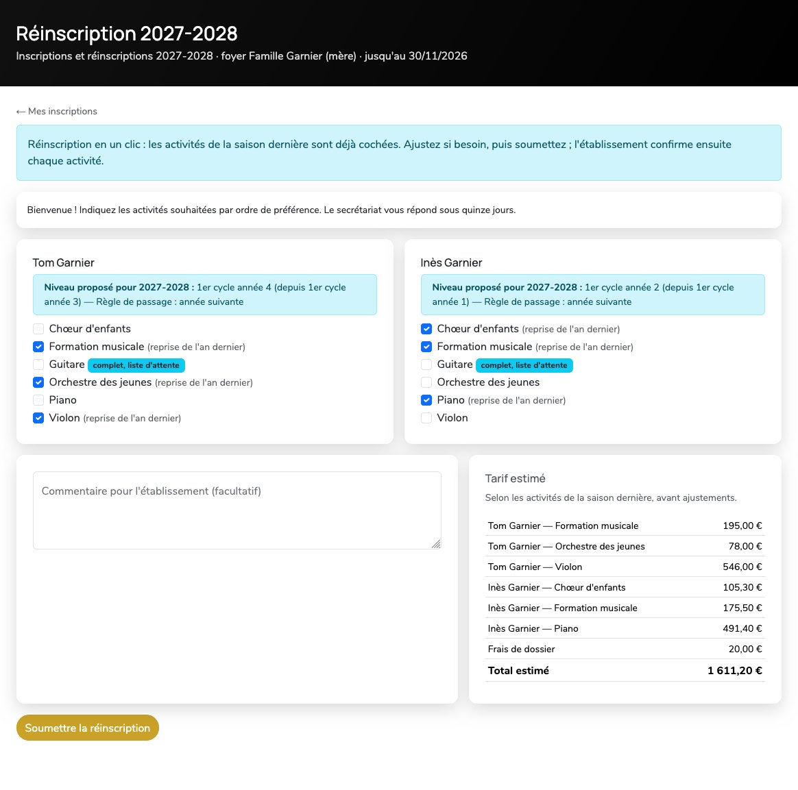 Réinscription de deux enfants pour la saison 2027-2028 : activités de l'an dernier pré-cochées, niveau proposé pour chaque enfant, guitare signalée complète, et tarif estimé.