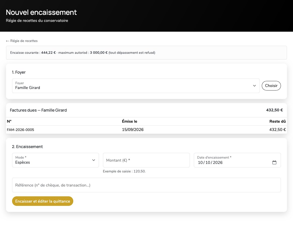 Écran « Nouvel encaissement » d'un mandataire : encaisse courante, choix du foyer, factures dues avec le reste à payer, puis mode, montant, date et référence de l'encaissement.